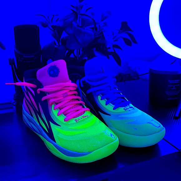 Snag - Picture 1 of 4